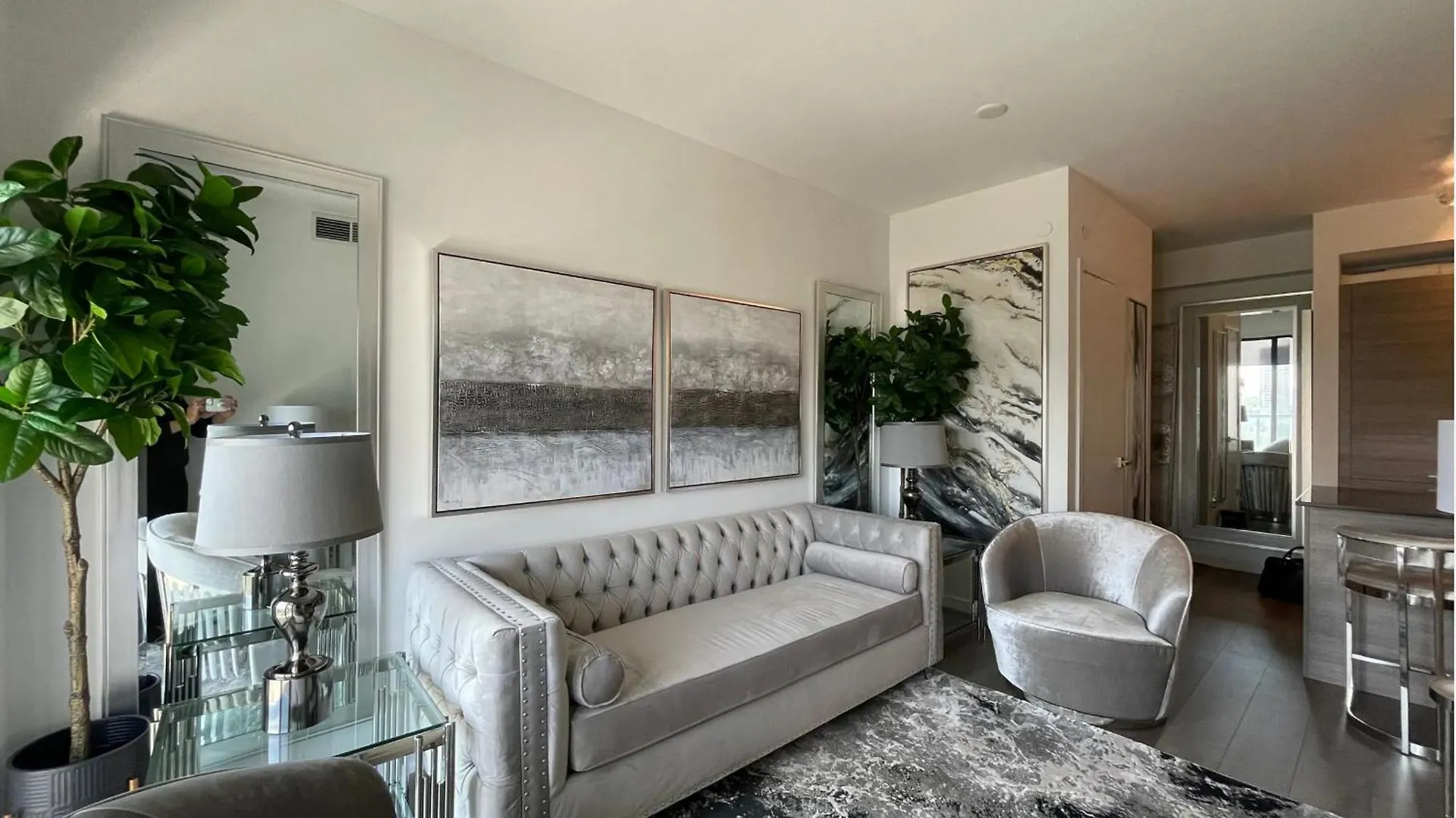 Toronto Bloor & Yonge Luxury Condo 0*,
