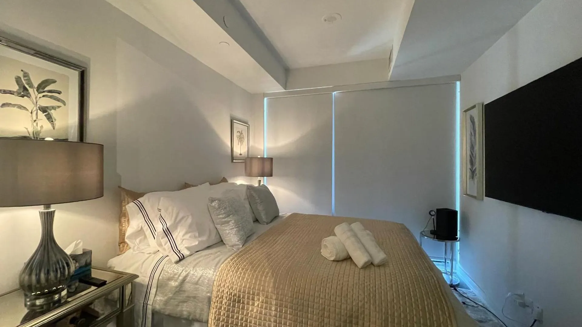 Toronto Bloor & Yonge Luxury Condo Canada