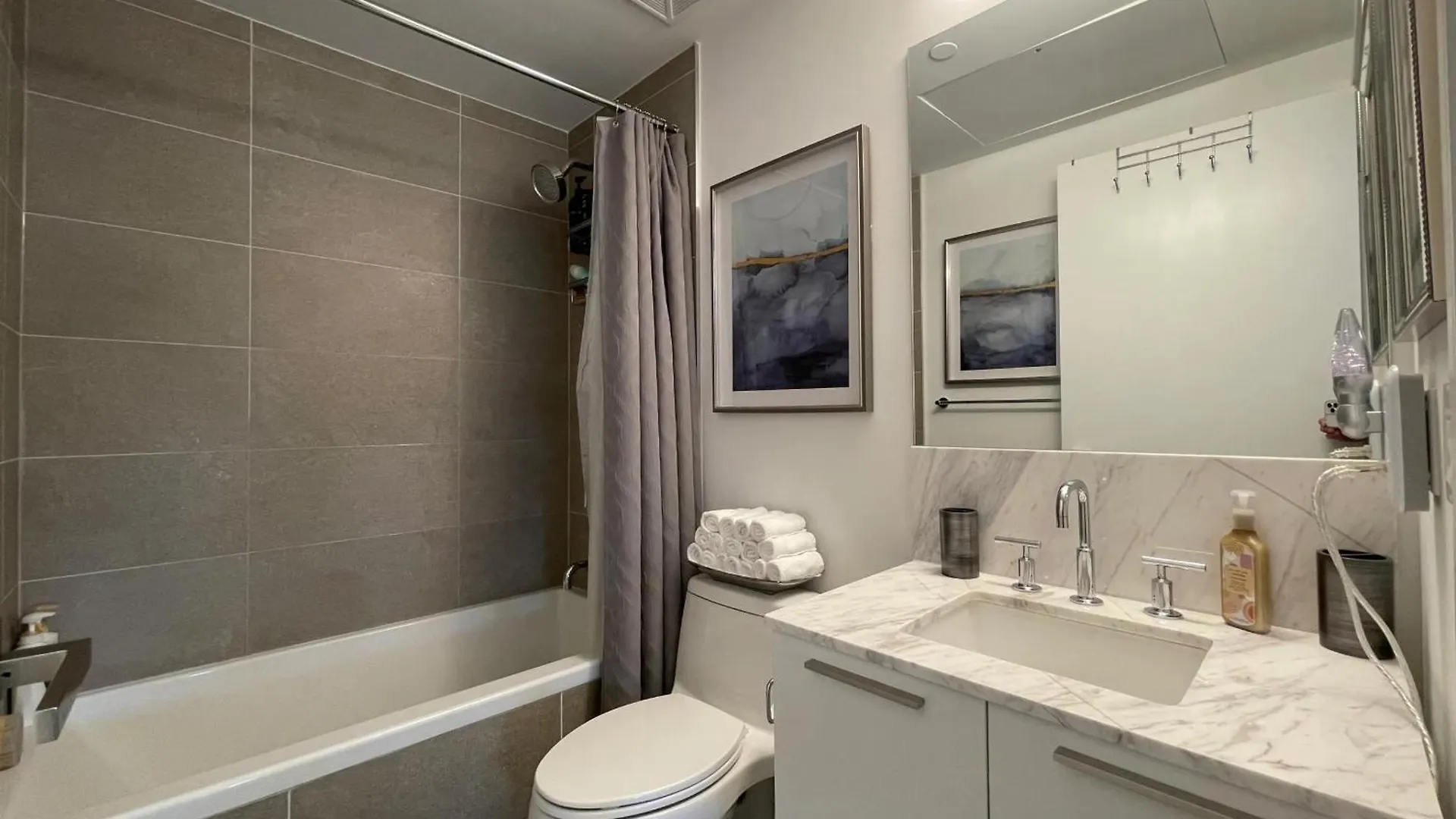 Toronto Bloor & Yonge Luxury Condo