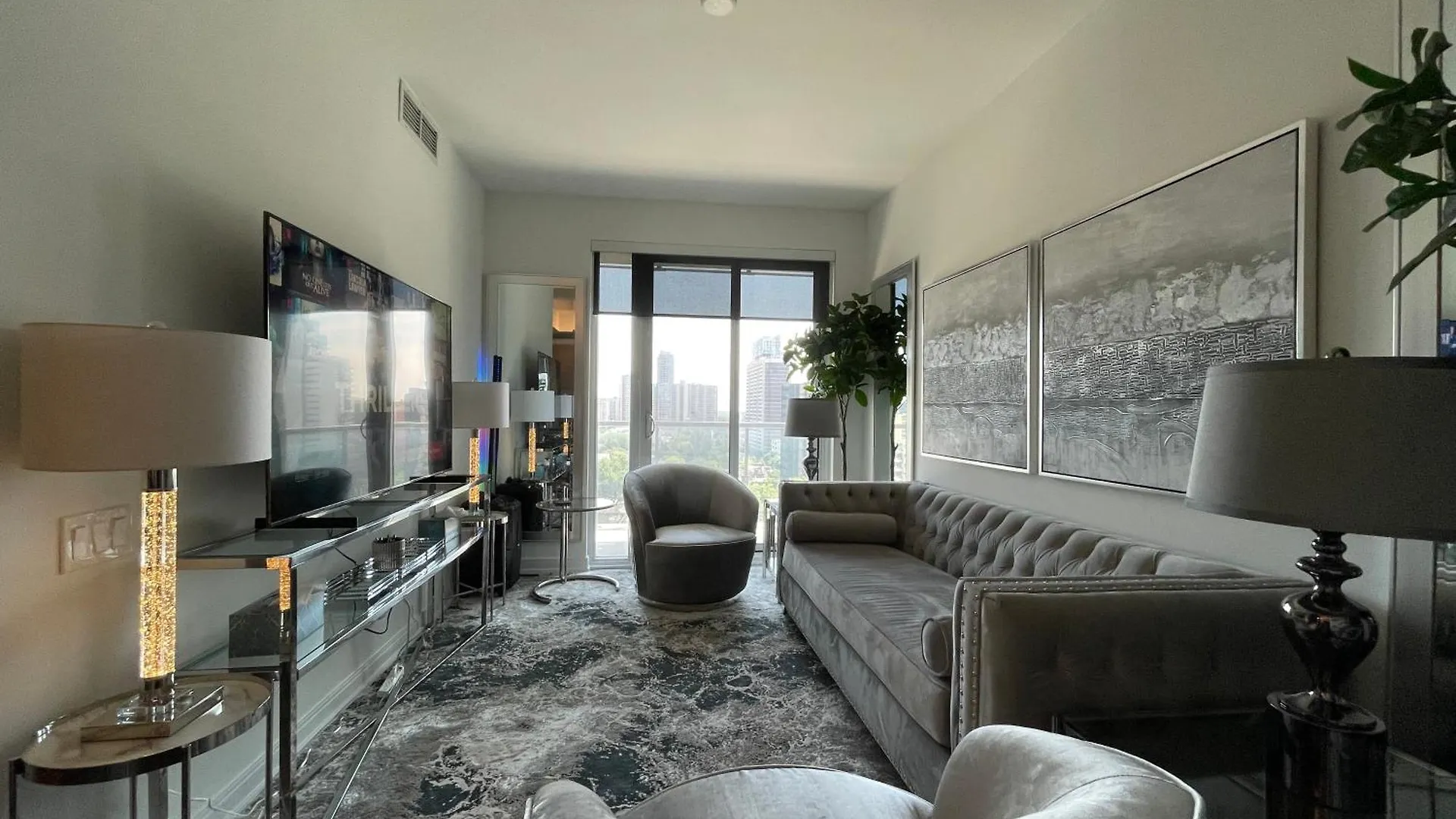 Toronto Bloor & Yonge Luxury Condo