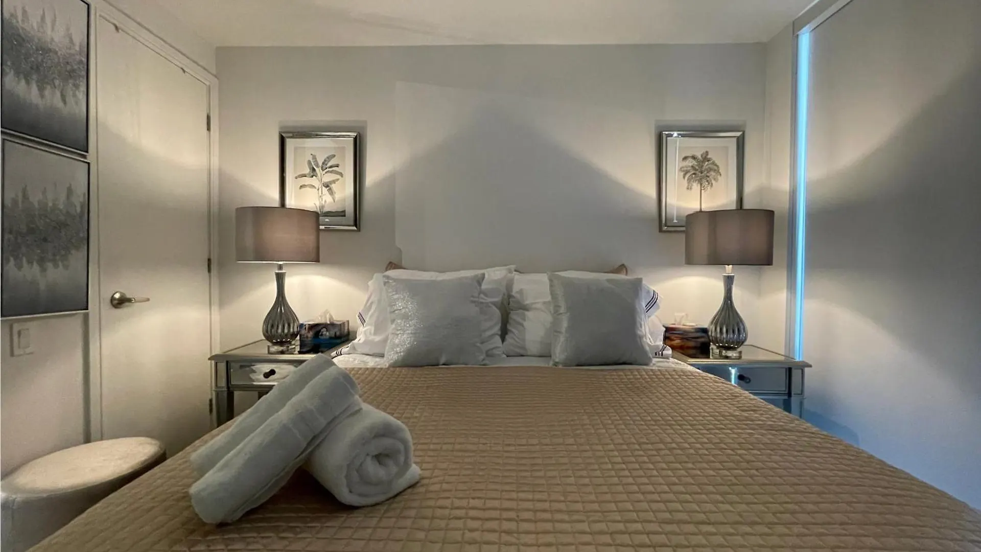 Διαμέρισμα Toronto Bloor & Yonge Luxury Condo